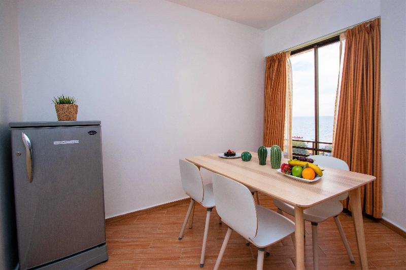 سوییت اجرایی, Bm Beach