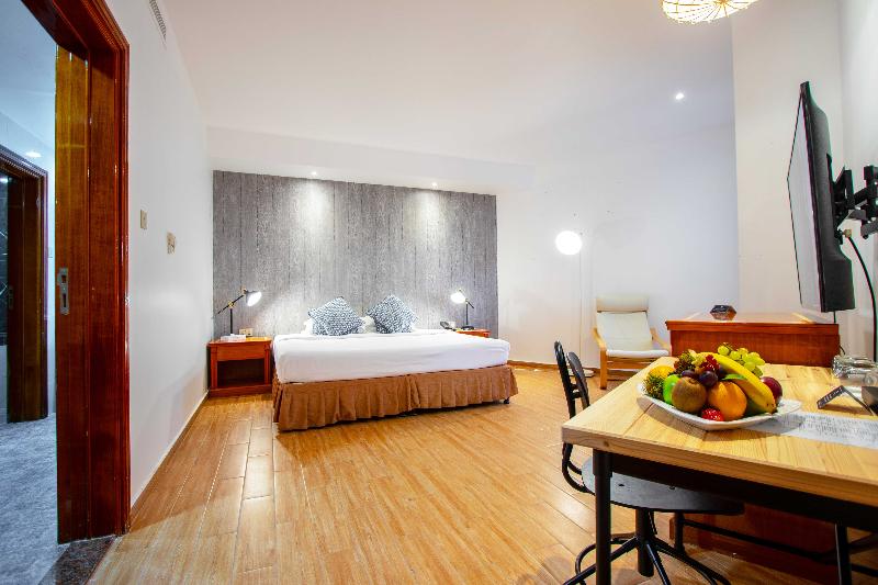 سوییت اجرایی, Bm Beach