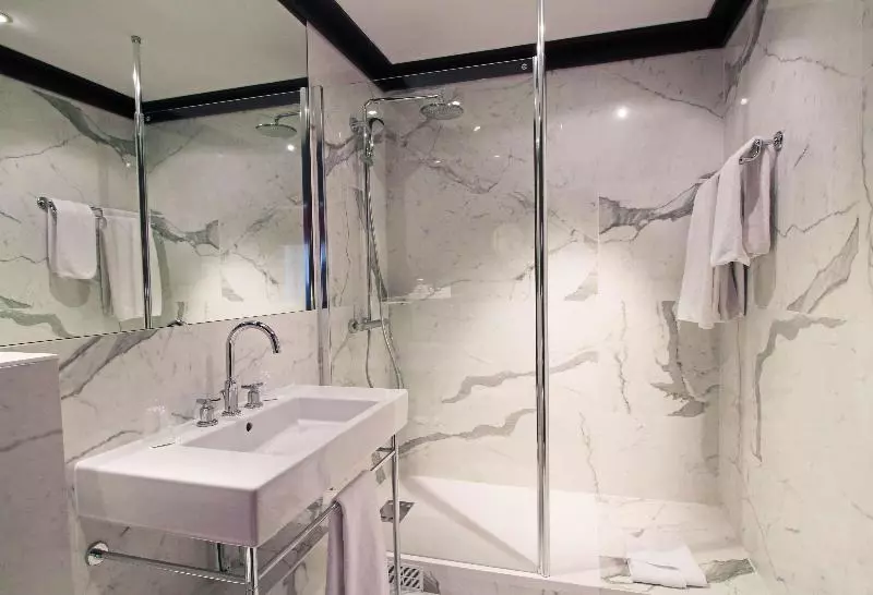 Comfort-huone, Grand Hotel De L Opera Bw Premier Collection