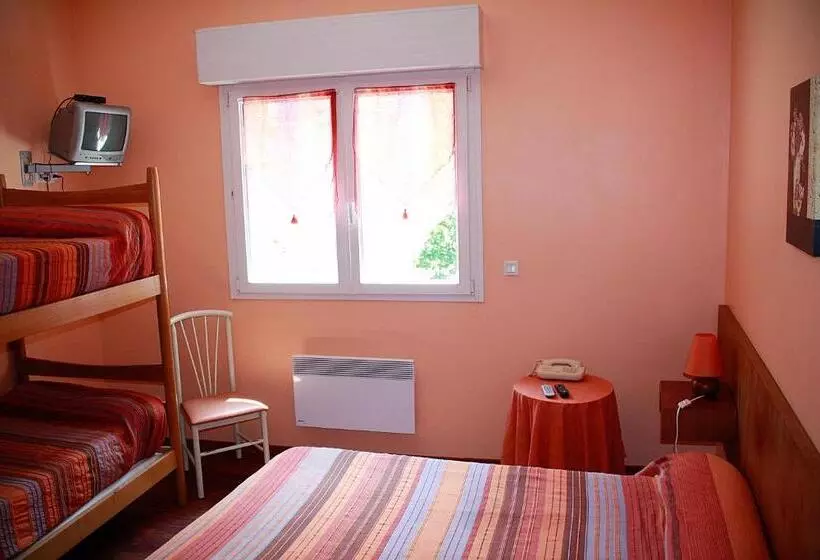 اتاق استاندارد سه نفره, Hôtel   Pub Le Petit Bosquet
