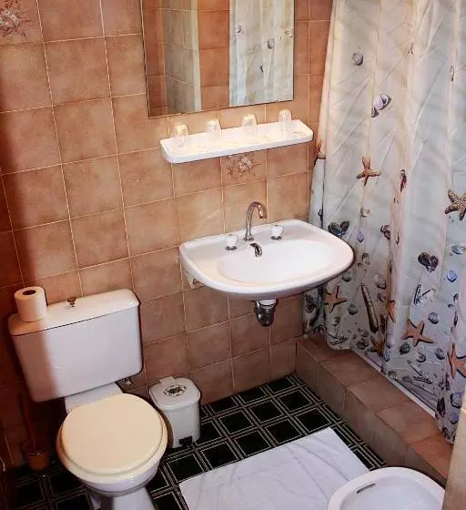 اتاق استاندارد چهار تخته, Hôtel   Pub Le Petit Bosquet