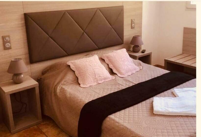 Номер Стандарт Трехместный, Hôtel Pub Le Petit Bosquet