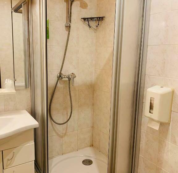 스탠다드 트리플 룸, L Arveyron Open House