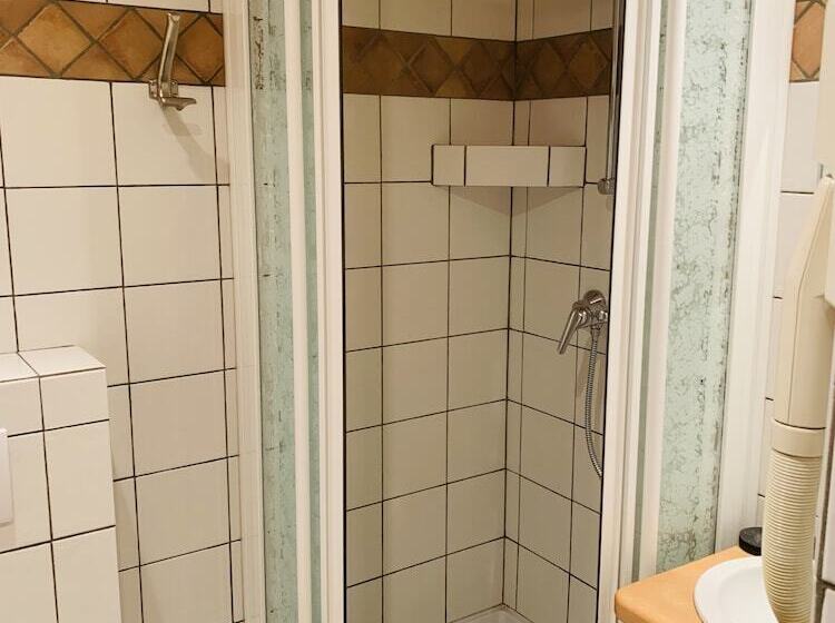 스탠다드 싱글 룸, L Arveyron Open House