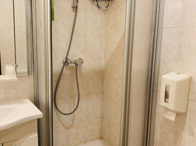 스탠다드 싱글 룸, L Arveyron Open House