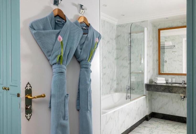 اتاق لوکس, Le Littre