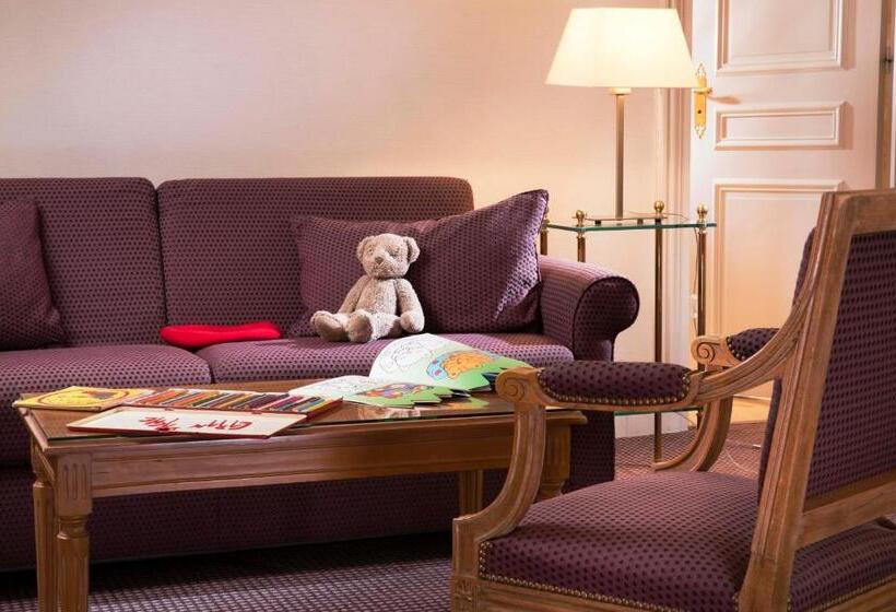 اتاق لوکس خانوادگی, Le Littre