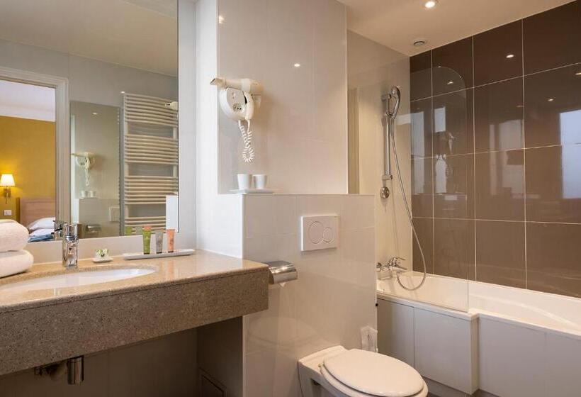 اتاق سوپریور با چشمانداز, Le Littre