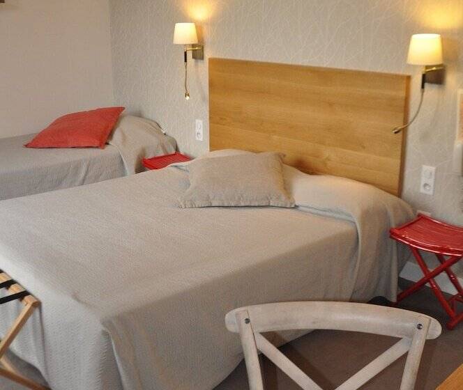 غرفة قياسية ثلاثية, Logis Auberge Du Centre