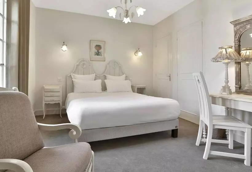 Standard Room with Terrace, Restaurant Charbonnel