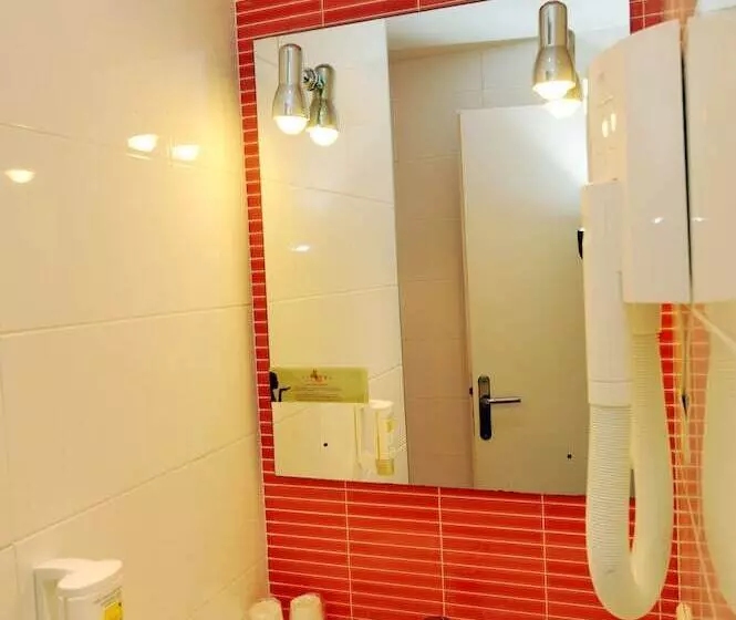 スタンダードルーム, Amerique Hotel Palavas Piscine Plage