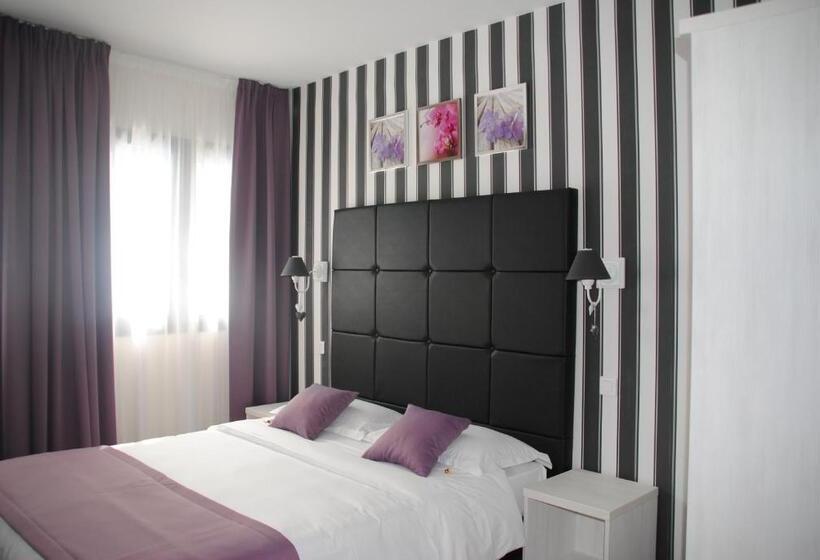 Comfort room with garden view, Auberge De L'etoile