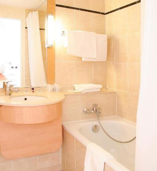 스탠다드 트리플 룸, Central