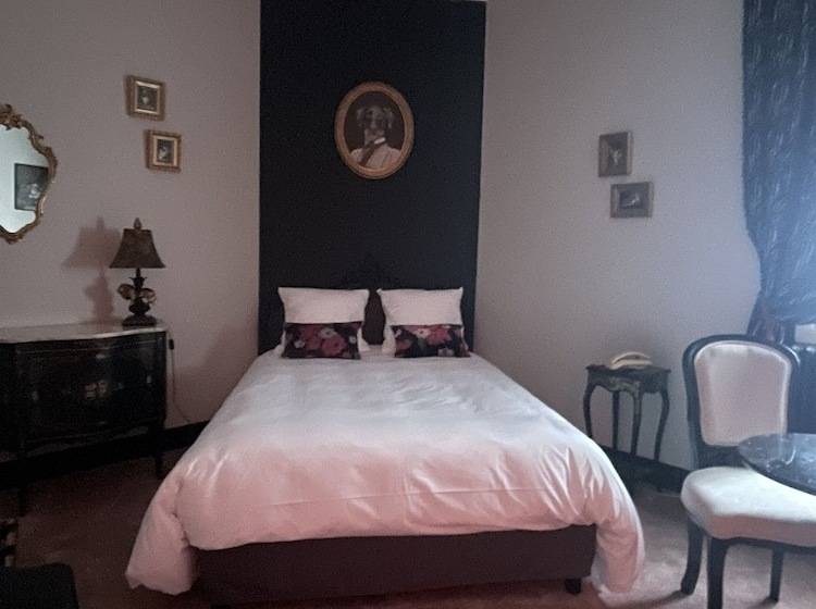 スタンダードシングルルーム, Chateau Des Jacobins