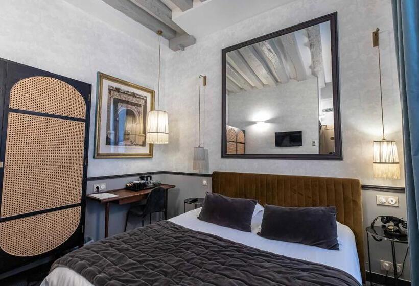 スーペリアールーム, Dauphine Saint Germain