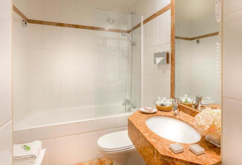 スーペリアールーム, Dauphine Saint Germain