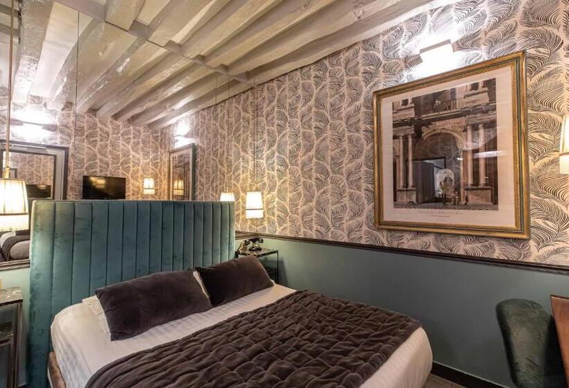 スタンダードルーム, Dauphine Saint Germain