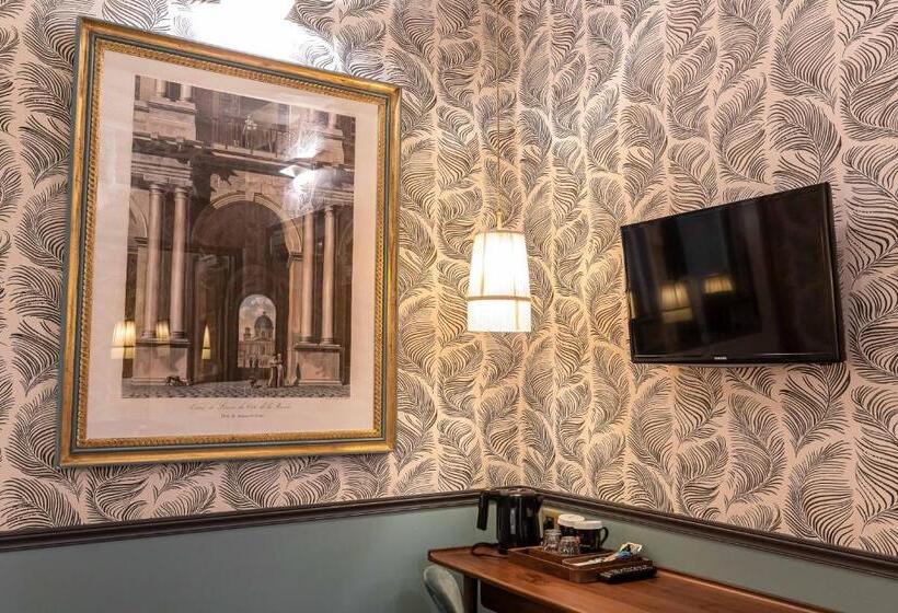 スタンダードルーム, Dauphine Saint Germain