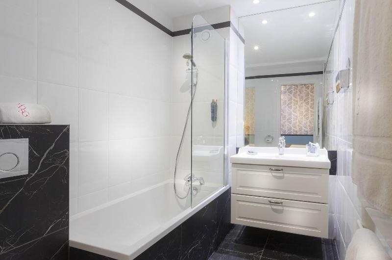 スタンダードルーム, Dauphine Saint Germain