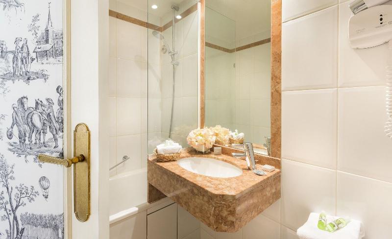 スーペリアールーム, Dauphine Saint Germain