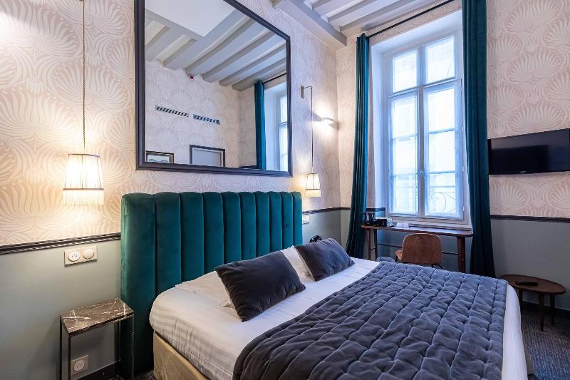 スーペリアールーム, Dauphine Saint Germain