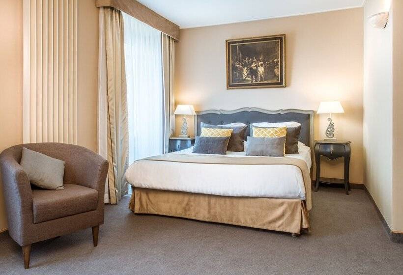 高级大房间, Des Augustins