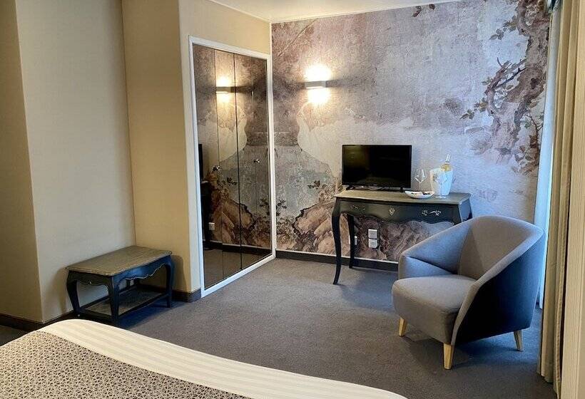 高级大房间, Des Augustins