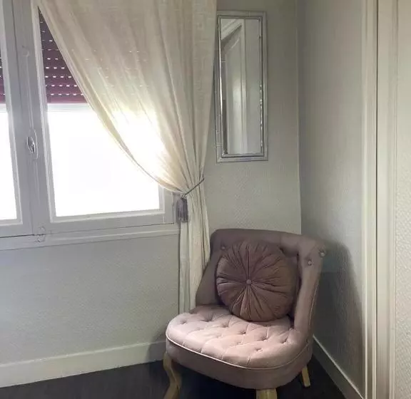Chambre Triple Standard, Du Commerce