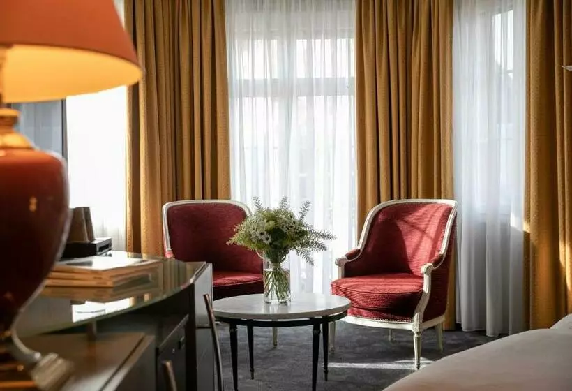 سوییت جونیور, Grand Hôtel Bristol