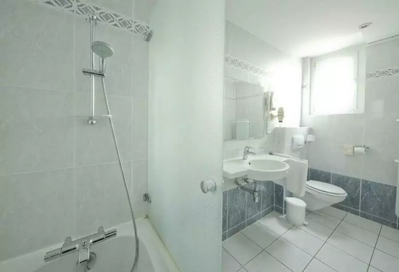 سوییت جونیور, Grand Hôtel Bristol