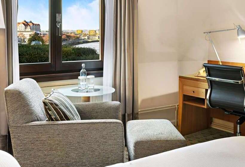 Camera Executive, Hilton Paris Opera