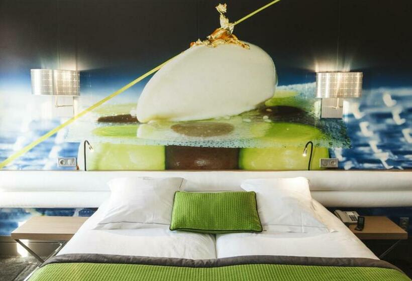 اتاق پرستیژ, Hostellerie Du Chapeau Rouge