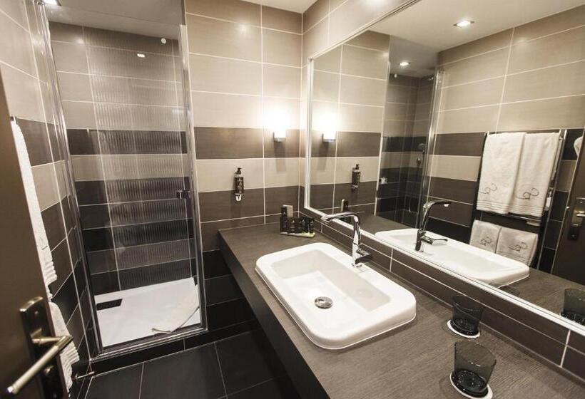 اتاق پرستیژ, Hostellerie Du Chapeau Rouge