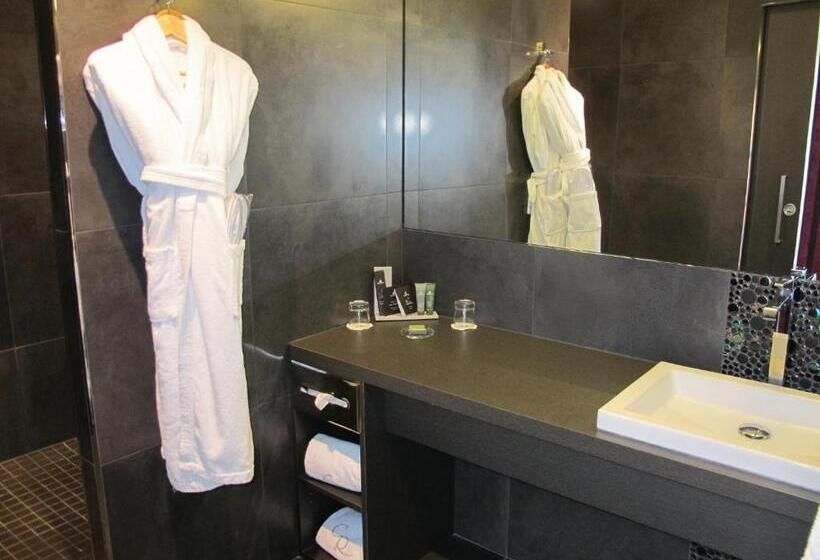Номер Престиж, Hostellerie Du Chapeau Rouge