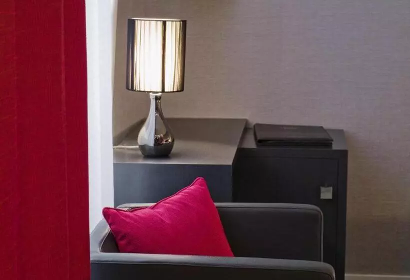 スタンダードルーム, Hostellerie Du Chapeau Rouge