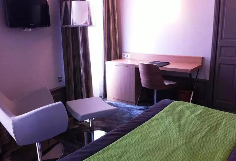 デラックスルーム, Hostellerie Du Chapeau Rouge