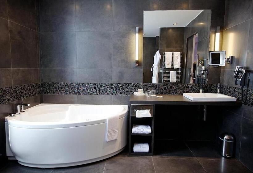 اتاق لوکس, Hostellerie Du Chapeau Rouge