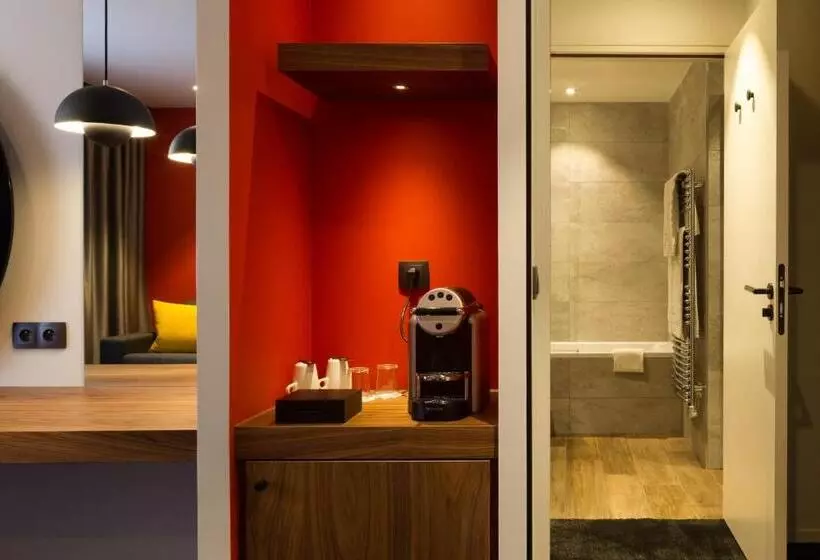 ジュニアスイート, Hostellerie Du Chapeau Rouge