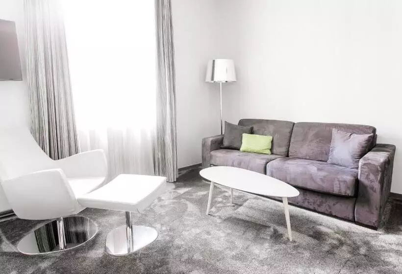 ファミリールーム, Hostellerie Du Chapeau Rouge