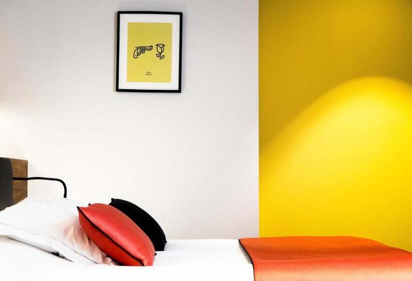 اتاق خانوادگی, Hostellerie Du Chapeau Rouge