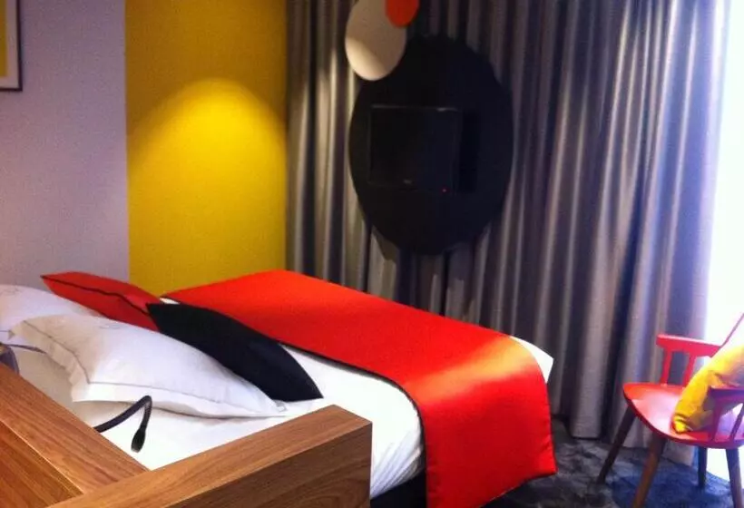 ファミリールーム, Hostellerie Du Chapeau Rouge