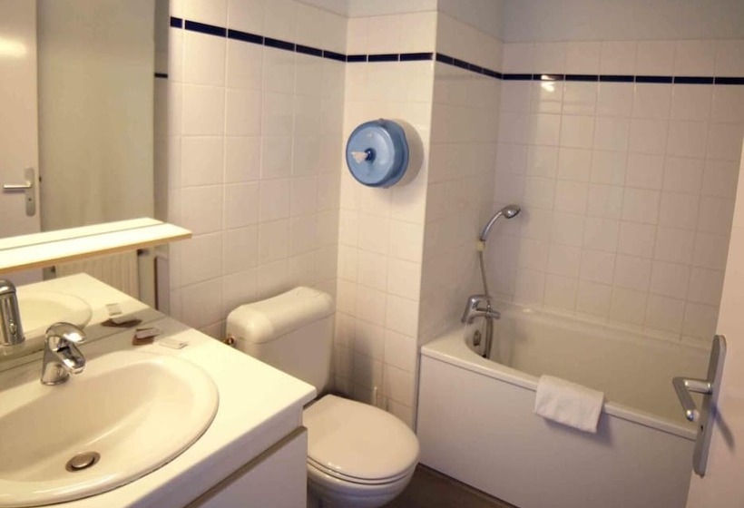 חדר סטנדרט לשלושה, Hôtel De La Poste