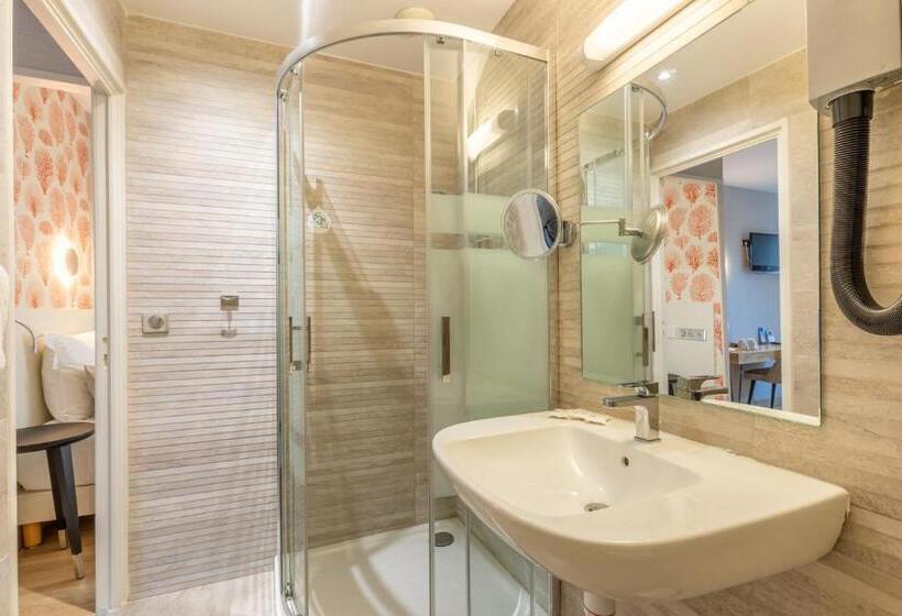 غرفة قياسية ثلاثية, Kyriad Saint Malo Centre Plage