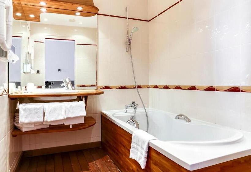 Номер Стандарт Трехместный, Kyriad Saint Malo Centre Plage