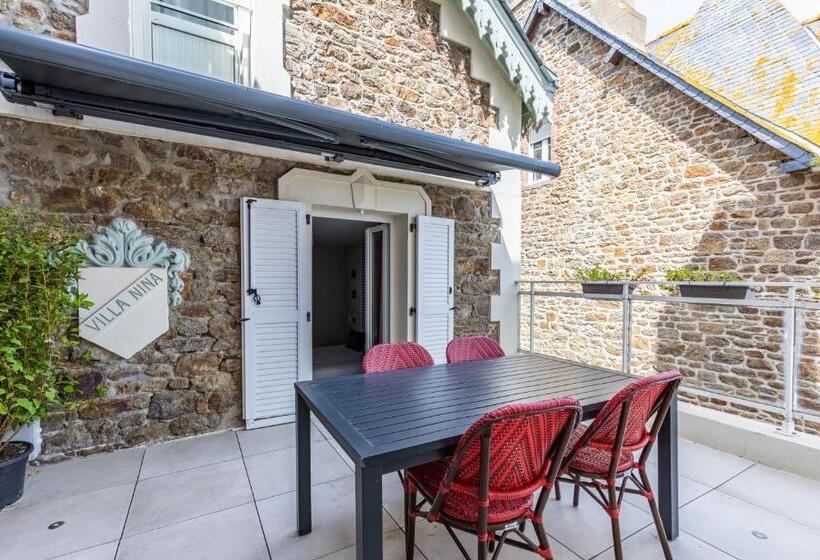 غرفة قياسية ثلاثية مزودة بتراس, Kyriad Saint Malo Centre Plage