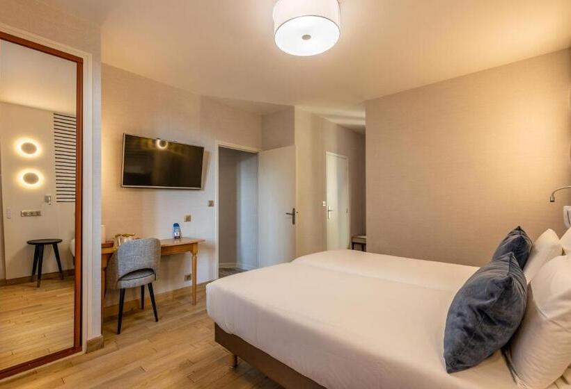 غرفة قياسية ثلاثية مزودة بتراس, Kyriad Saint Malo Centre Plage