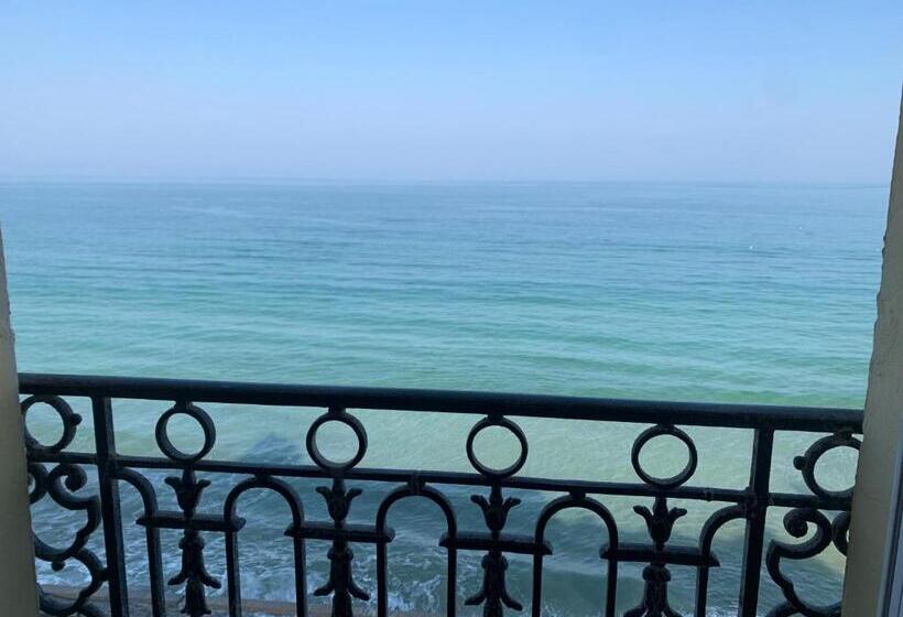 غرفة قياسية رباعية مطلة على البحر, Kyriad Saint Malo Centre Plage