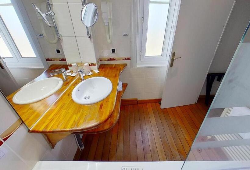 Номер Superior Вид на Море, Kyriad Saint Malo Centre Plage