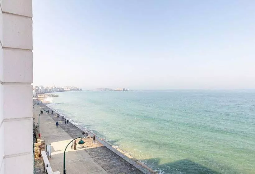 オーシャンビュースーペリアールーム, Kyriad Saint Malo Centre Plage