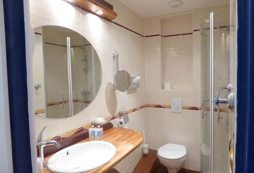 Номер Стандарт Вид на Море, Kyriad Saint Malo Centre Plage